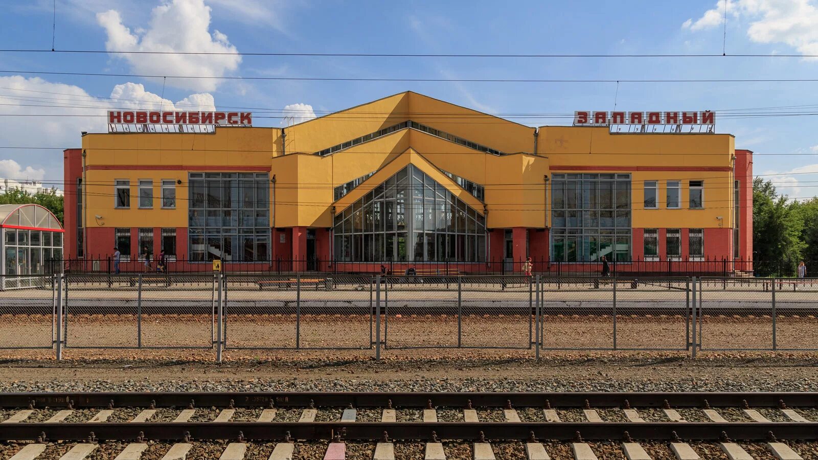 Железнодорожная станция "Новосибирск-Западный" /. Новосибирск Западный вокзал. Новосибирск Западный станция ЖД. Новосибирск Восточный ЖД станция.
