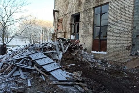 Рабочие разобрать дом