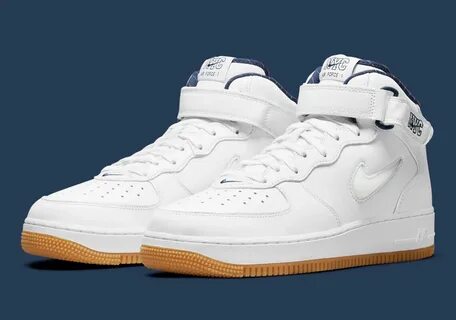 Nike air force qs