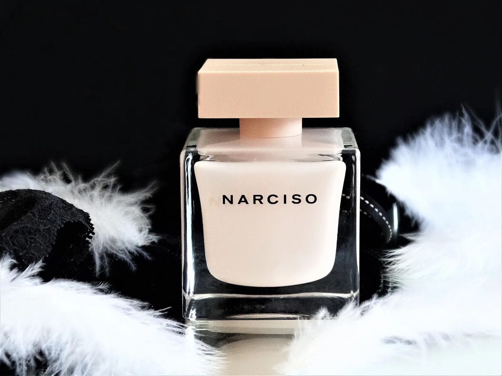 Родригес пудра духи. Narciso Rodriguez Narciso Eau de Parfum Poudree. Narciso Rodriguez Narciso Poudree EDP 90 ml.. Eau de Rodriguez poudre Парфюм. Poudre духи Narciso poudre.