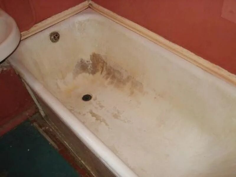 Как очистить старую ванну. Старый чугуннные ванны. Грязная ванна. Ржавая ванная. Старая грязная ванна.