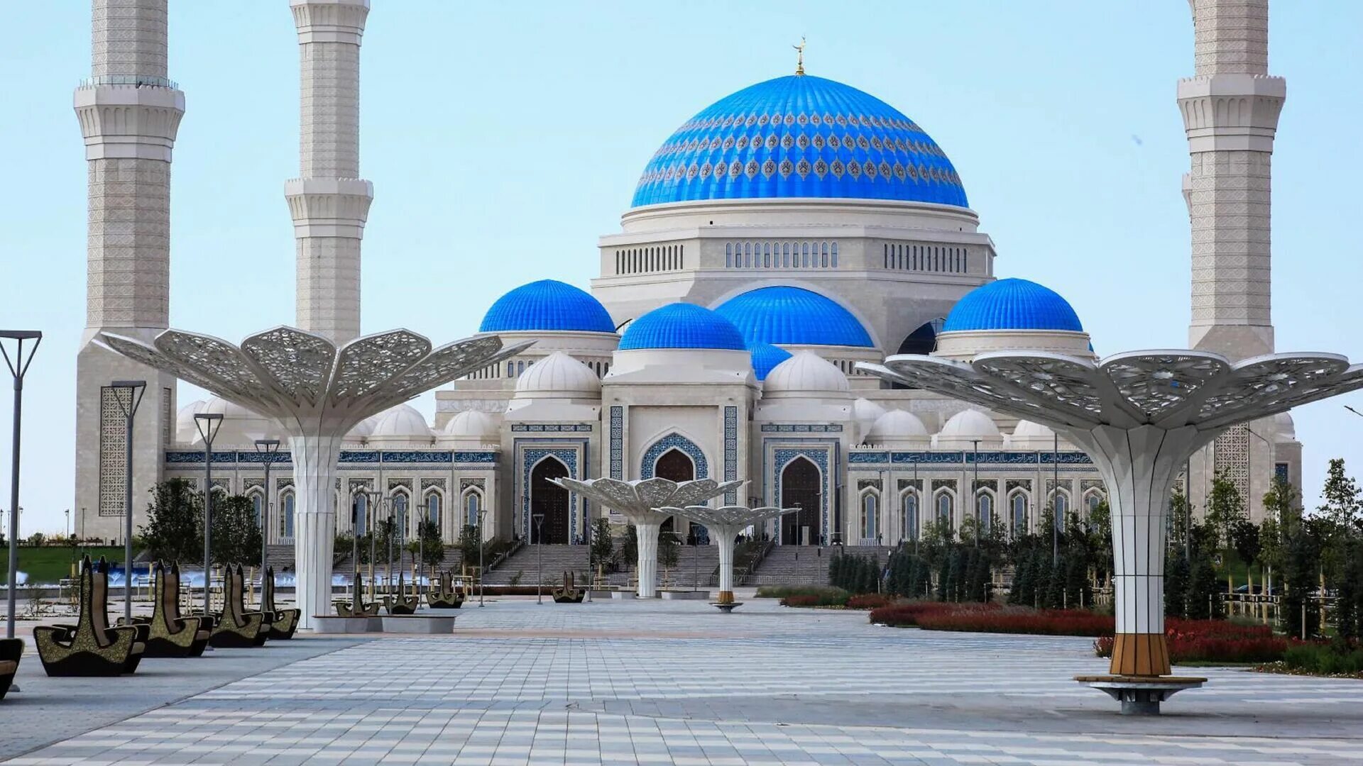 Астана самая большая мечеть. Бас мешіт Астана. Астана мечеть. Мечеть Нурсултан в Казахстане.