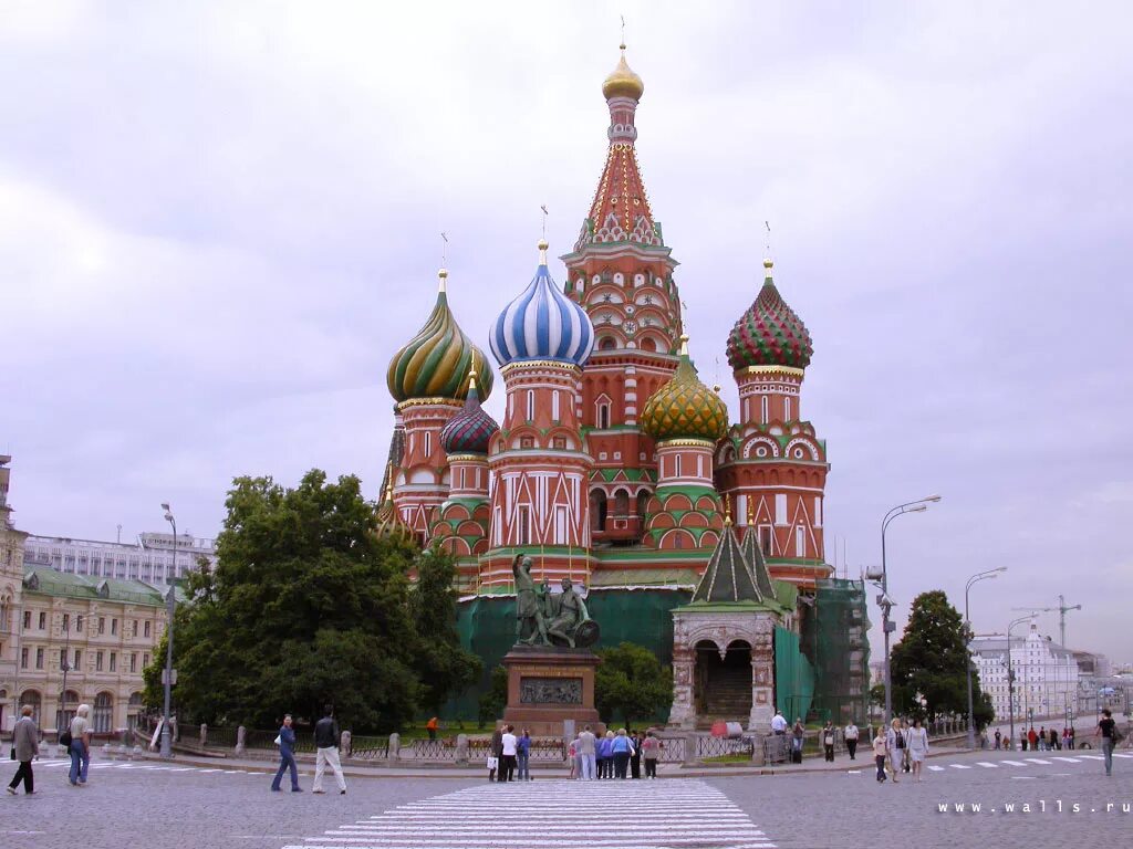 Достопримечательности москвы фото с названиями и описанием. Храм Василия Блаженного Москва. Ивана Блаженного в Москве храм. Храм Василия Блаженного (1561).