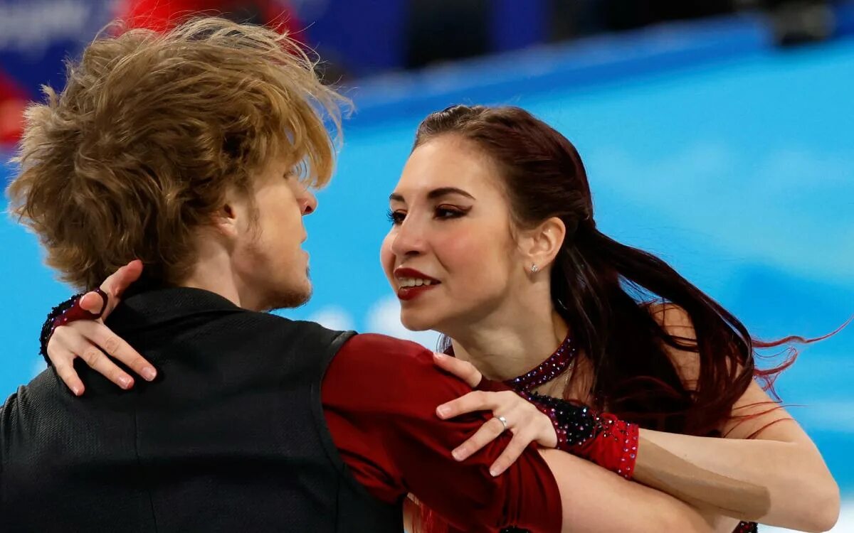 Фигурное катание диана дэвис и глеб смолкин. Фигуристы диана дэвис и глеб смолкин. Дэвис смолкин последние новости фигурное. Дэвис смолкин последние новости фигурное. Дэвис смолкин последние новости фигурное.