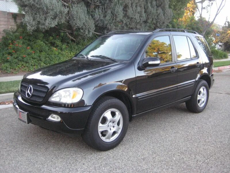 Купить мерседес мл в москве. Мерседес мл 320 2002. Mercedes Benz m class ml320. Мерседес ml 320 1998. Mercedes Benz ml320 2002.