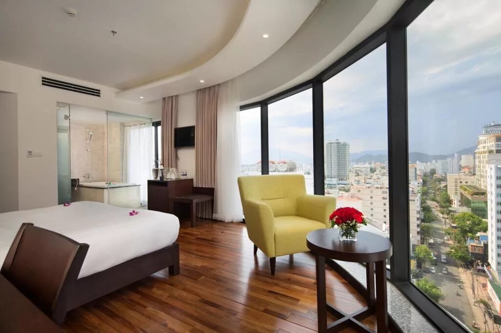 Nha trang 4 нячанг. Legend sea hotel 4 вьетнам. нха транг вьетнам гостиница рэдиссон. вьетнам вид из отеля. нячанг номер с видом.