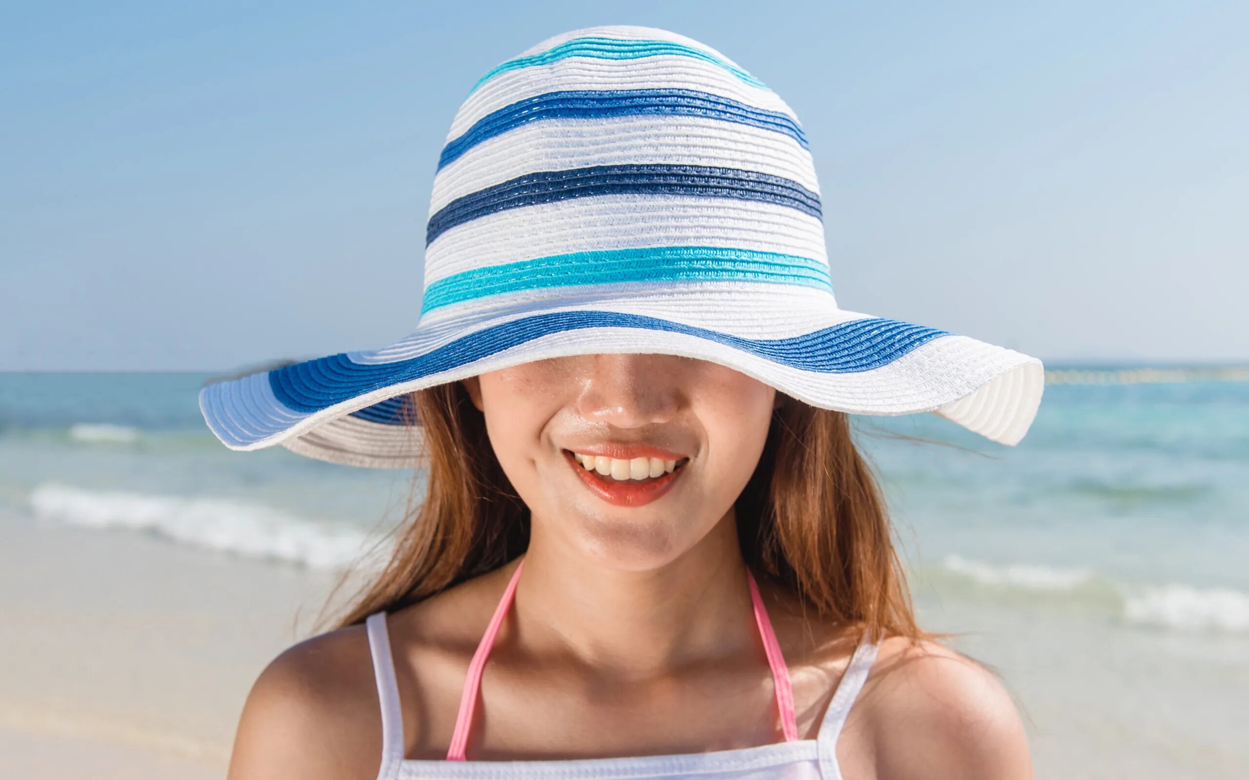 Sea wear. Шляпа на море. Шляпы женские летние для моря. Шляпка на море. Летняя шляпа.