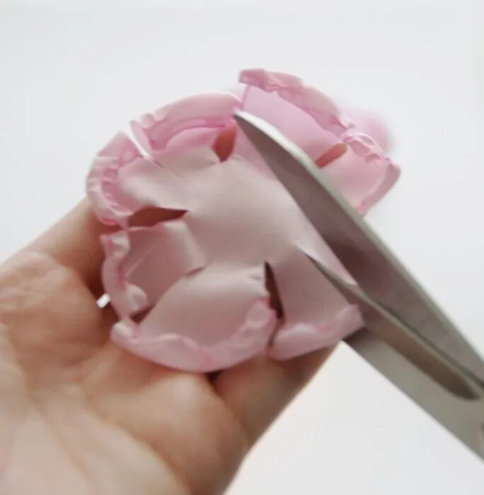 Цветы в технике мастер класс. Цветы из шифона мастер класс. Пион из ткани. Цветы из шифона своими. Пион из ткани мастер класс.