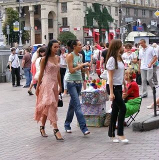 Где, в каком районе в Киеве можно снять проститутку?