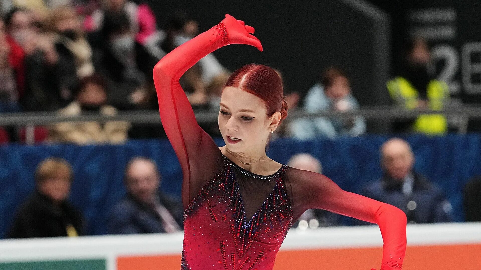 Чемпионат 1 канала россия. Alexandra Trusova 2022. Камила Валиева Чемпионат Европы. Камила Валиева Чемпионат Европы 2022.