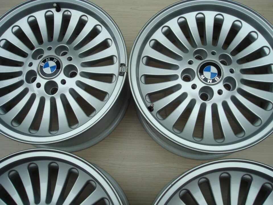Диски 33. Диски 33 стиль bmw e39. диски бмв е39 ромашка. диски на бмв 5 е39. bmw e39 штатные диски.