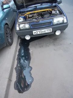 Лужа под машиной от кондиционера