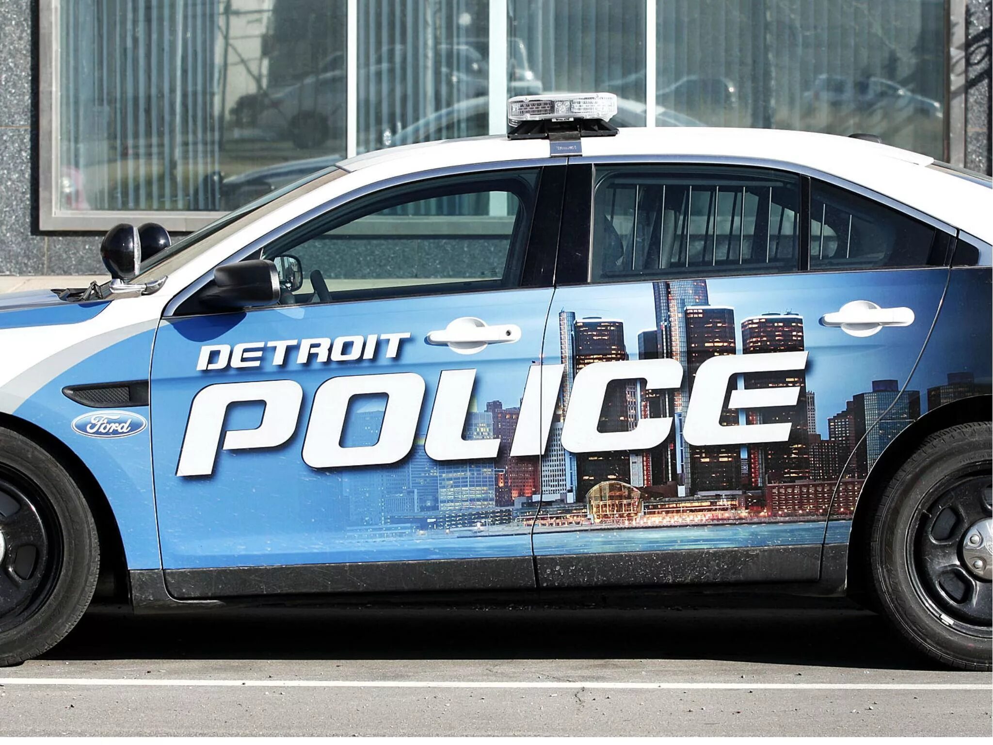 Undercover police. Винил полиция. detroit police car. полиция детройта лого. полицейские винилы русские.