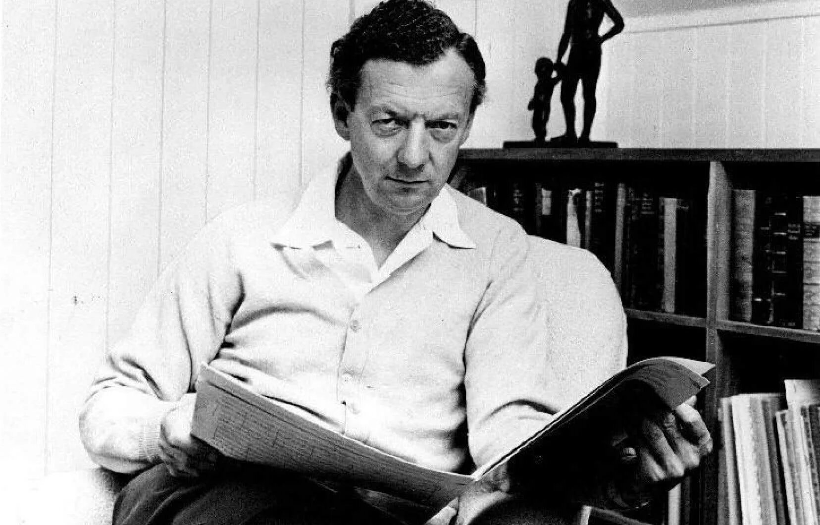 Benjamin britten simple symphony. Бенджамин бриттен. бенджамин бриттен (benjamin britten). б бриттен композитор. бенджамин бриттен и питер пирс.