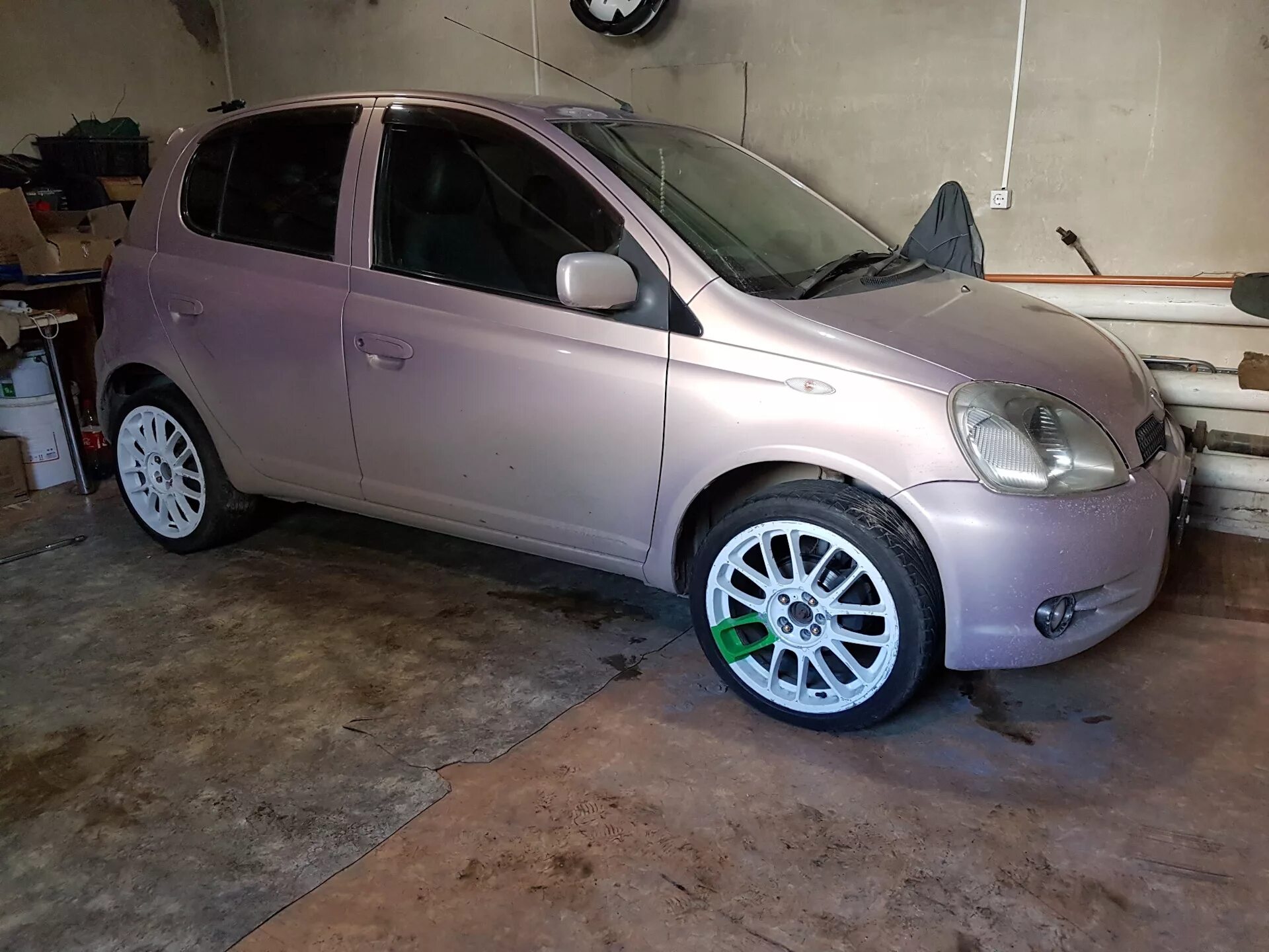 Тойота витц разболтовка. Тойота витц 99 год. Vitz 90. Toyota vitz 2005. Тойота витц разболтовка.