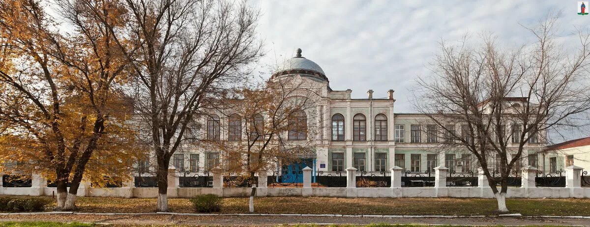 Педучилище Павловск Воронежской. Павловск Воронежская область педколледж. Здание педагогического колледжа Павловск Воронежской. Педагогическое училище Павловск. Павловск 1 мая