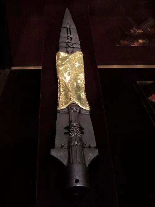 Копьё лонгина (копьё судьбы). Копьё лонгина (копьё судьбы). Армянское копье лонгина. Копье сотника лонгина. Венское копье судьбы.