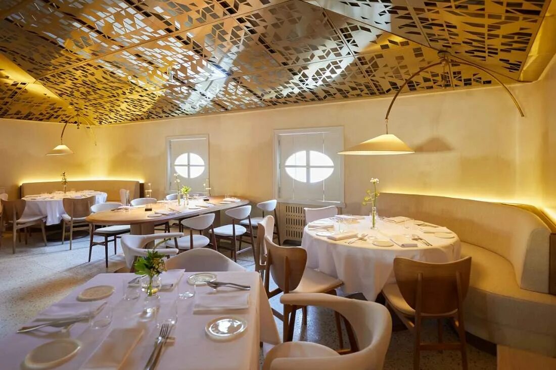 Artest chef's table ресторан. Ресторан шеф тейбл. Шеф тейбл вайт рэббит. Звезда мишлен в россии. Artest chef's table ресторан москва.