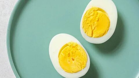 Можно ли кормящей маме вареное яйцо