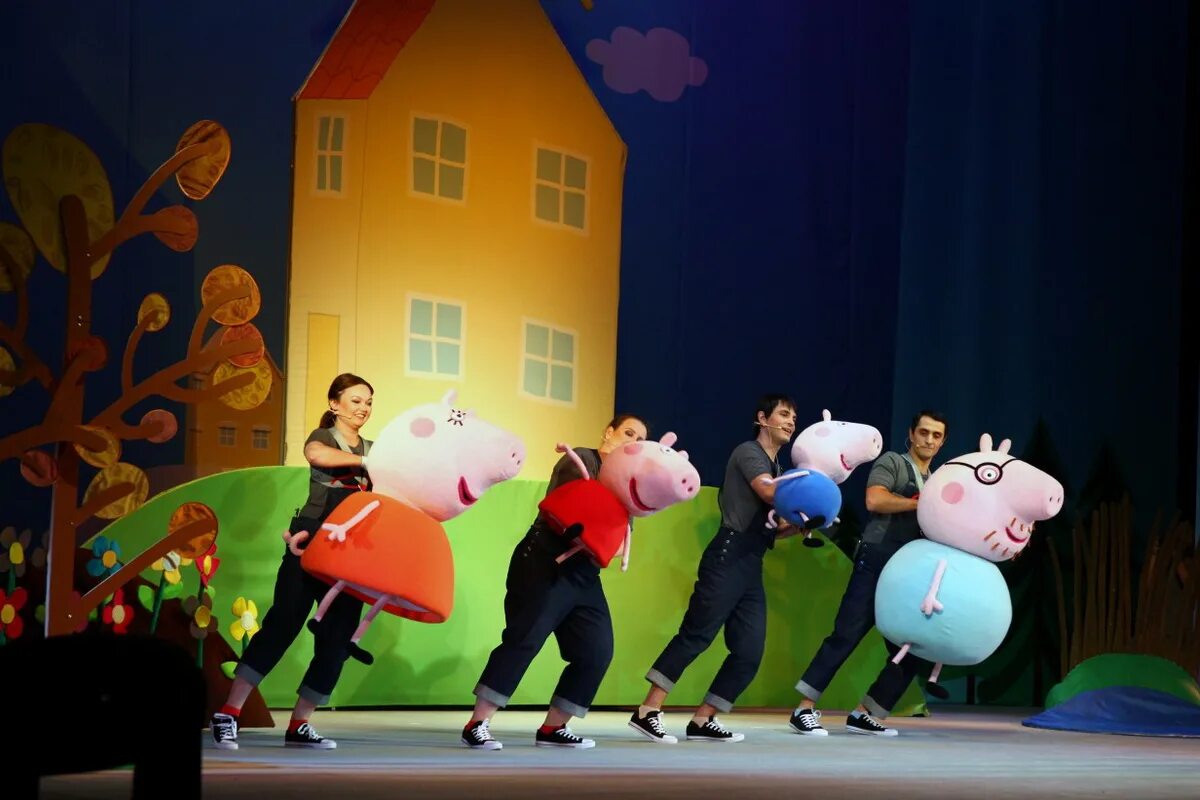 пальчиковый театр пеппы 5 фигурок. театр свинки пеппы. набор свинка пеппа пальчиковый театр. театр свинки пеппы. аппликация свинка пеппа.