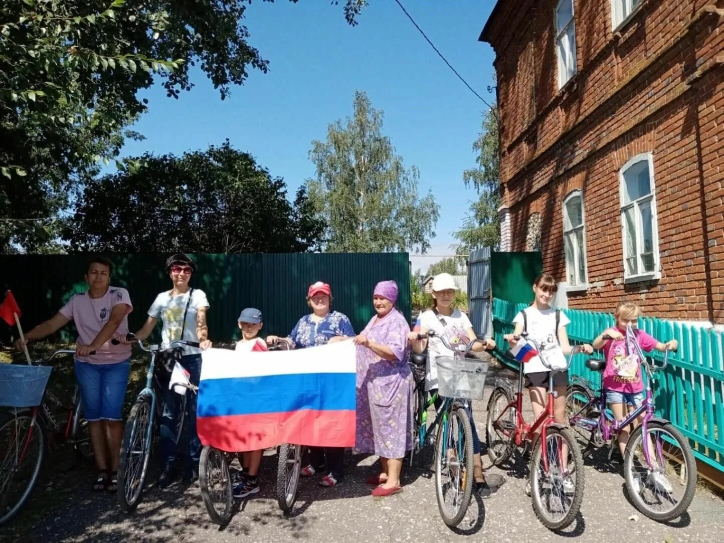 Погода на 10 дней поим. Поимский историко-архитектурный музей. День села Поим. Велопробег ко Дню России. День флага.