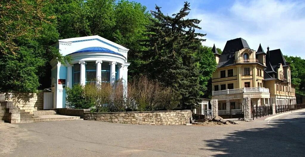 Бювет западный желез. Лермонтовский источник в железноводске. Лермонтовский источник в железноводске. Славяновский бювет железноводск. Смирновский источник железноводск.