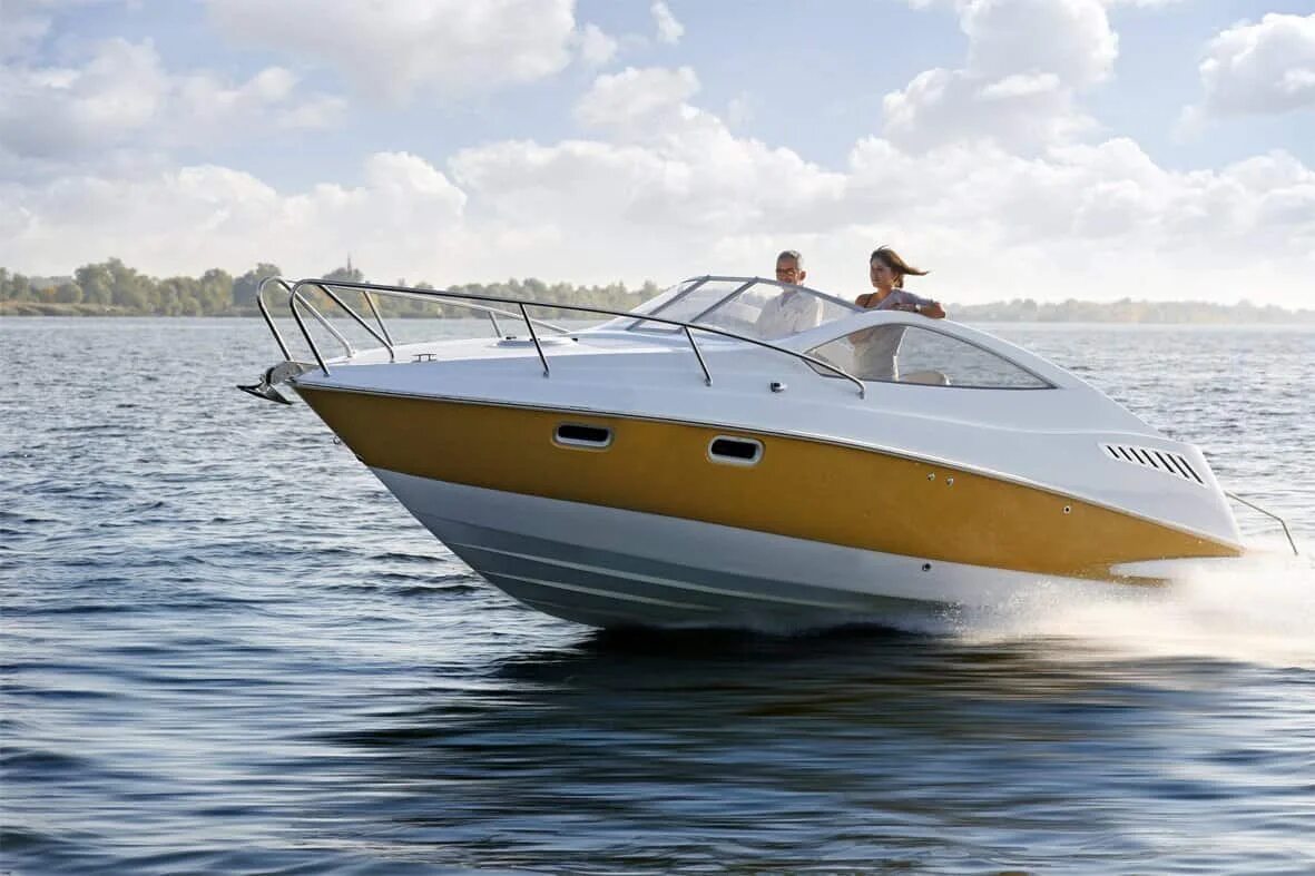 Моторное судно гимс. Лодка гимс. Маломерные катера. Катер ламберти гимс. Катер raider 520 маломерное судно.