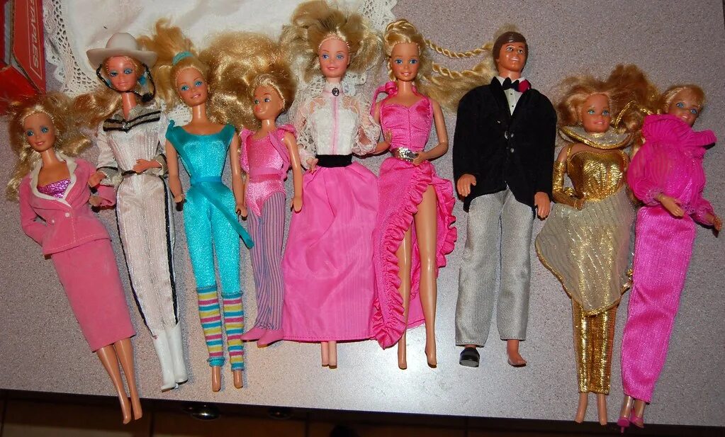 Куклы 90 купить. Куклы Барби 80-90. Куклы Барби 80-90 годов. Коллекция кукол Барби 90-х. Кукла Барби 80-х годов.