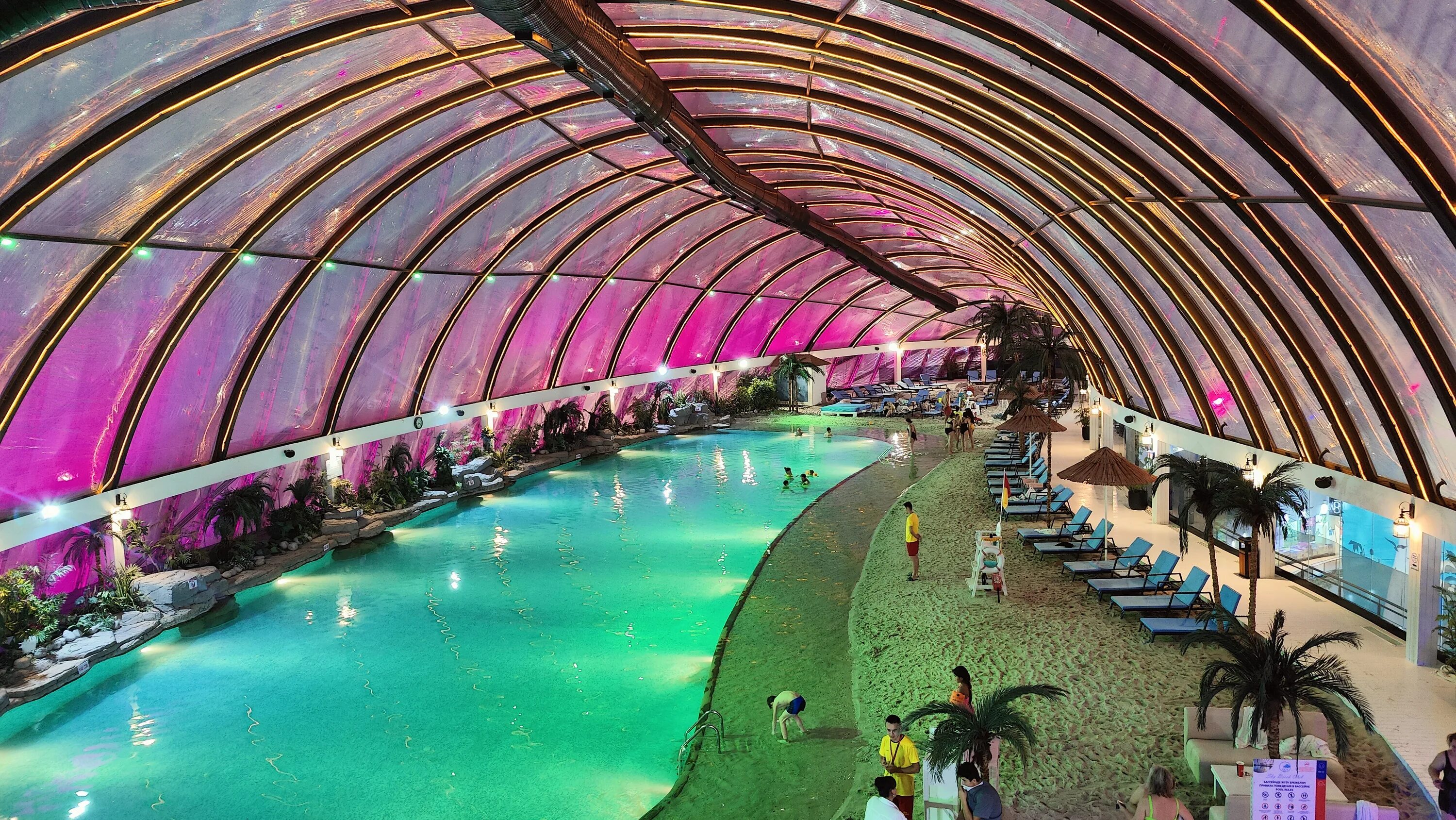 Sky beach club. Хан шатыр астана бассейн. Хан шатыр бассейн. Астана проспект туран 37 sky beach club. Sky beach club, казахстан, астана.