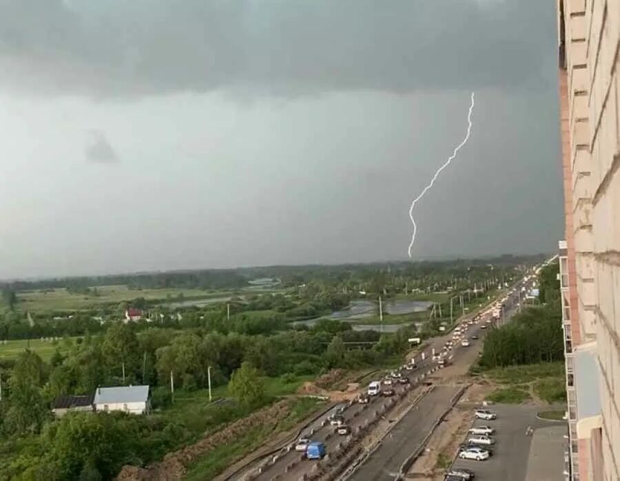 Прогноз в великом новгороде. Великий новгород гроза. гроза в великом новгороде. гроза 2025 смоленск. гроза в нижнем новгороде.