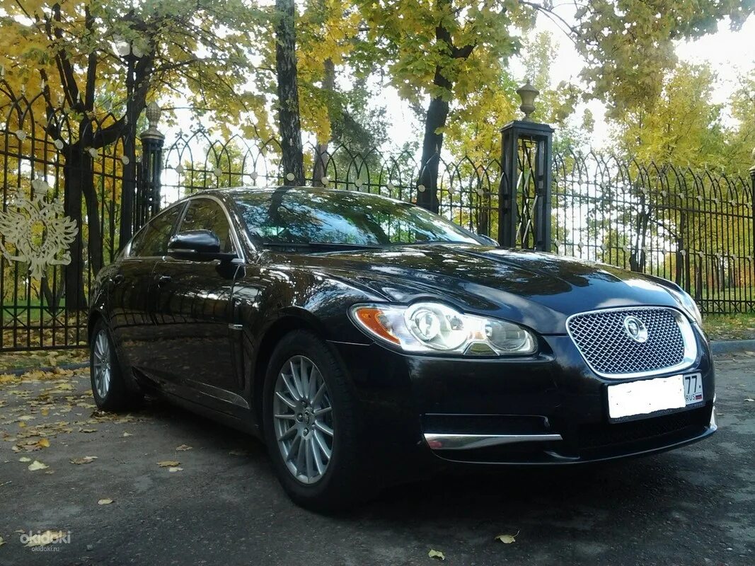 Черная машина в москве. Ягуар XF 2010 черный. Jaguar XF 2010г. Ягуар XF Москва. Ягуар представительского класса.