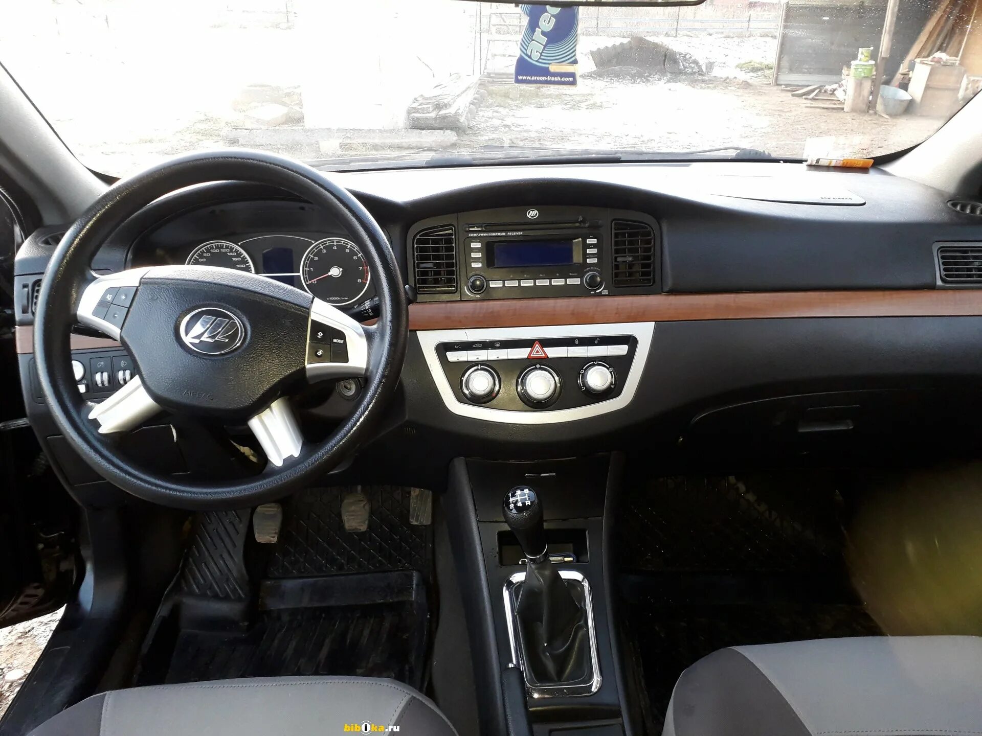 Лифан солано 620 белый. Lifan solano 2011 1. Лифан солано 13 год салон автомобиля. 6 2012. 1,6 106л.