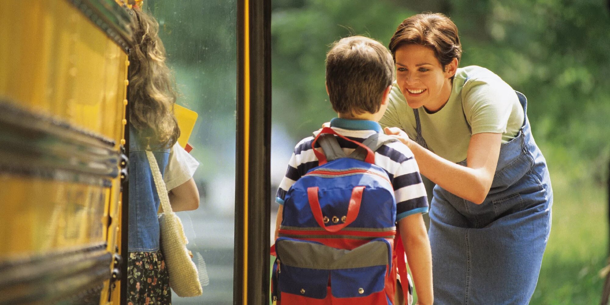 She take the bus to school