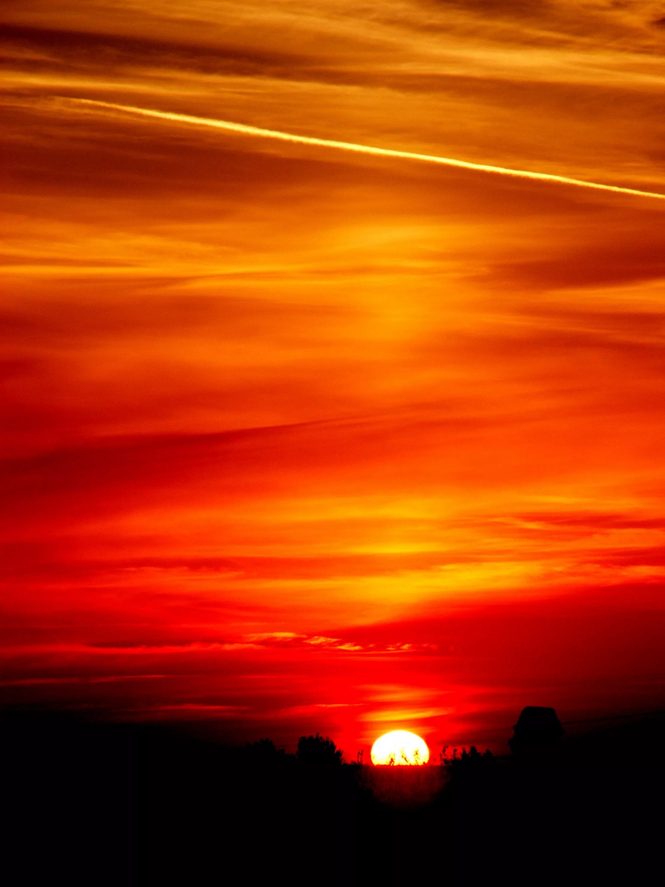 Оранжевый закат. Закат солнца. Красное солнце. «В лучах заката».
