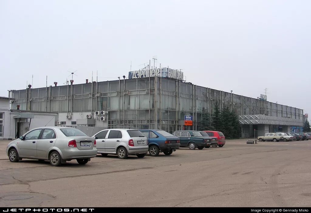 Заброшенный аэропорт быково 2020. Аэропорт быково москва здание аэропорта. Аэропорт быково проект. Аэропорт быково вид сверху. Аэропорт быково в москве сейчас.