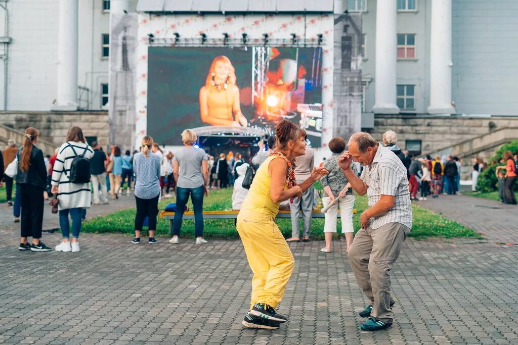 Венский музыкальный фестиваль. Фестиваль есть екатеринбург. Площадь перед урфу. Урал мьюзик найт 2019 екатеринбург. Ural music night 2021 екатеринбург.