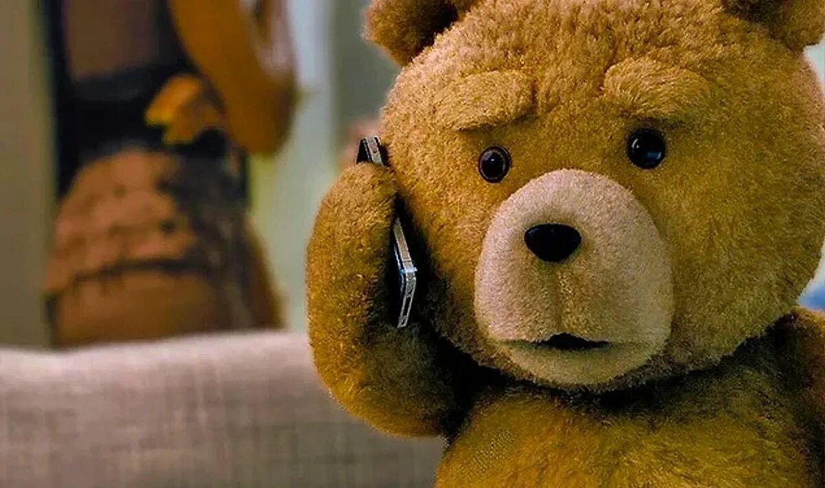 Третий лишний 8. Джон Беннет третий лишний. Третий лишний / Ted (2012). Мишка Тед третий лишний.