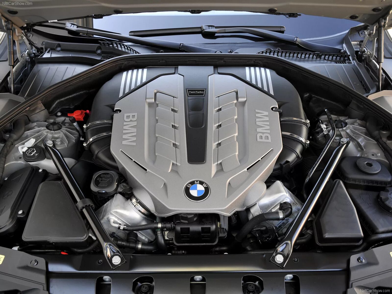 BMW M Performance TwinPower Turbo Engine Six-Cylinder Diesel - (N57S). (03/2012)