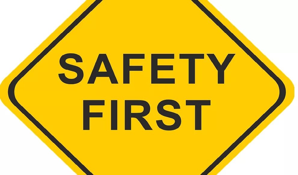 Охрана труда значок. Safety happened. Safety first. Safety happened. Картинка safety first для презентации.