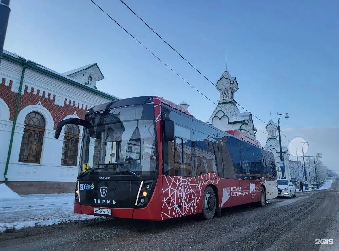 Пермский автобус 2022. Экскурсионный автобус Пермь. Электробус Пермь. Трамвай Пермь.