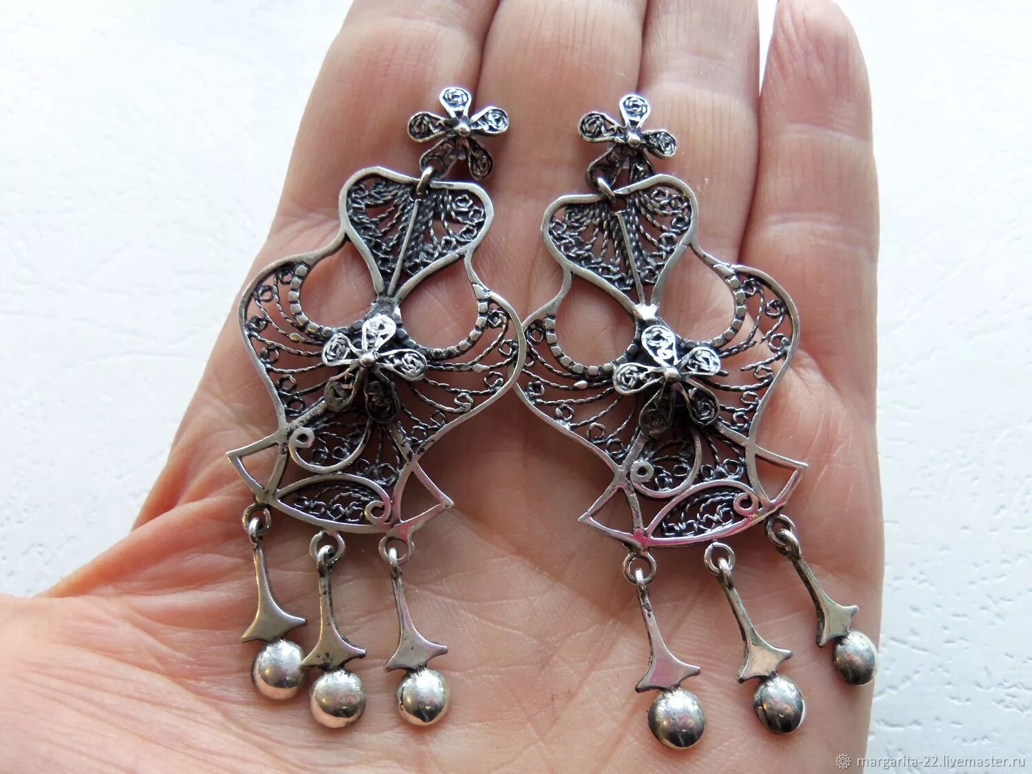 Кубачинская скань. Украшения филигрань серебро лайвмастер. Серебряные ручной работы. Необычные украшения из серебра. Необычные серебряные украшения.