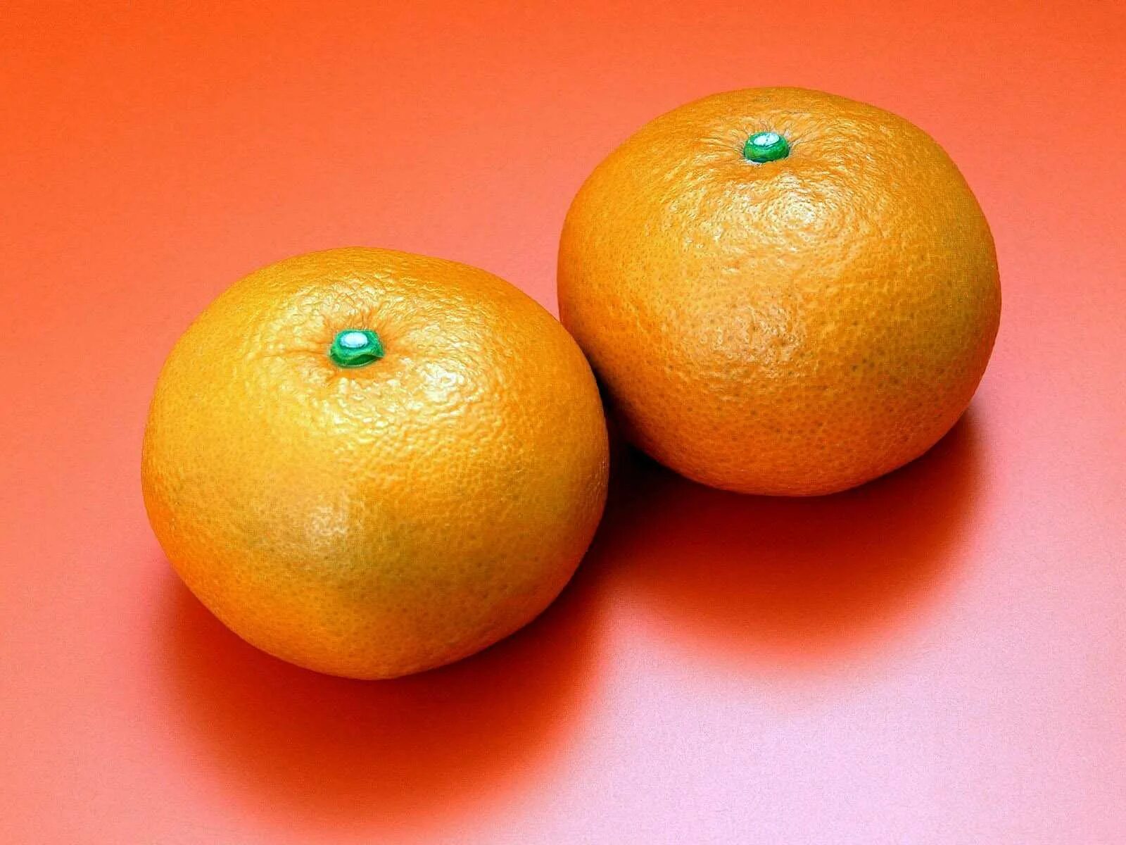 Апельсин сколько есть. Мандарин. Фрукт похожий на мандарин. Два мандарина. Два апельсина.