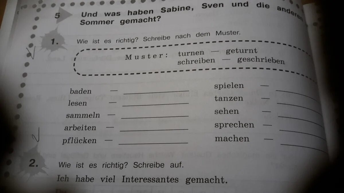 Sehen задания. Wie ist es richtig по немецкому языку 5 класс. Тест по немецкому wie ist es richtig класс. Schreibe Fragen und Antworten nach Muster auf гдз 5 класс.