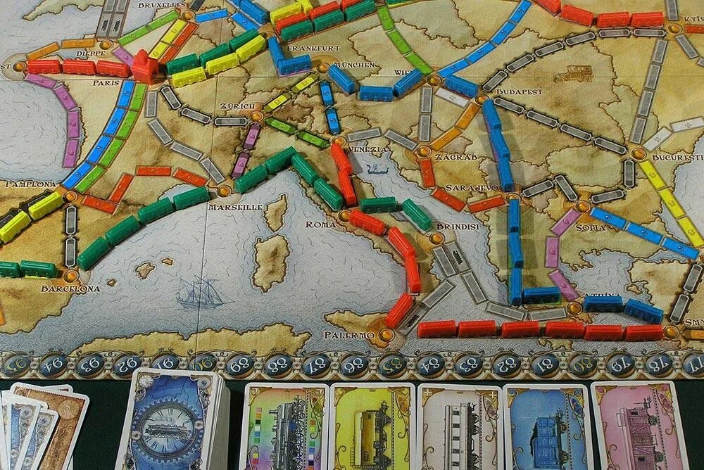 Тикет ту Райд игра. Ticket to Ride Европа настольная игра. Каркассон ticket to Ride. Тикет ту Райт Европа.