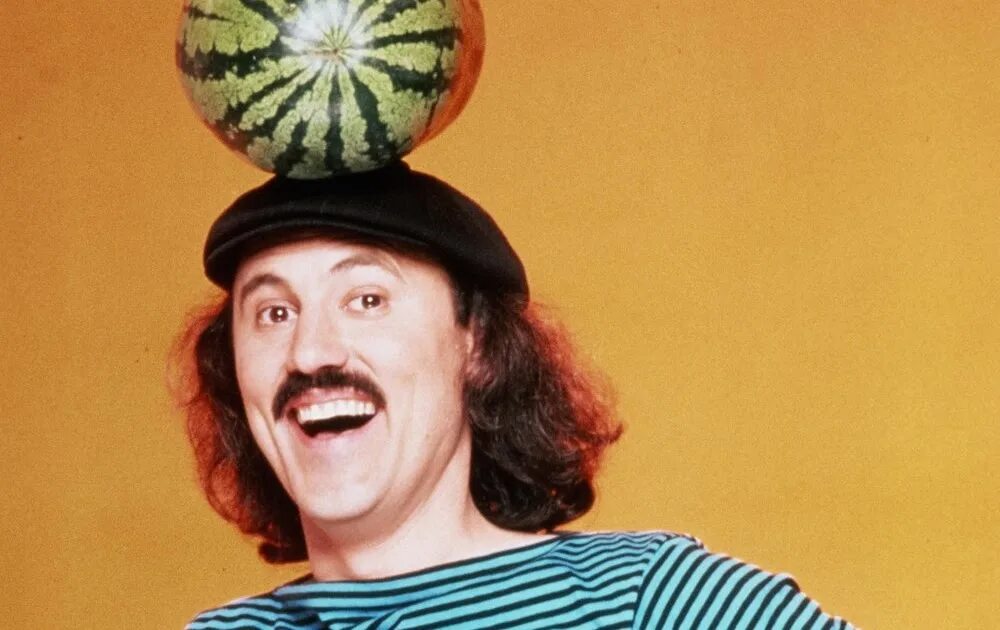 Галлахер комик. Gallagher Watermelons. Carrot Top comedian в молодости. Лео Галлахер комик фото.
