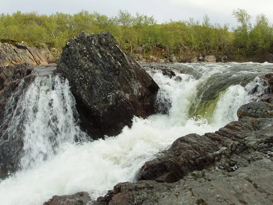Водопад на реке лавна мурманск. Водопад лавна мурманск. Водопад на реке лавна мурманск. Водопад лавна как добраться. Водопады мурманской.