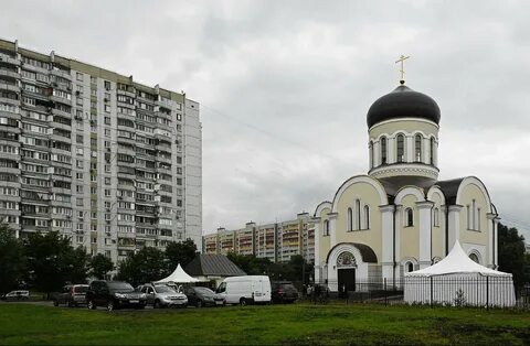 Храм напротив