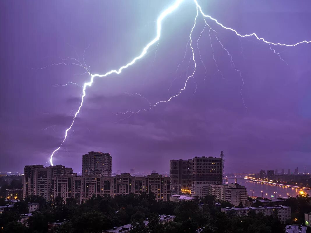 гром в поле. утренняя гроза. утренняя гроза. утренняя гроза. утро перед грозой.