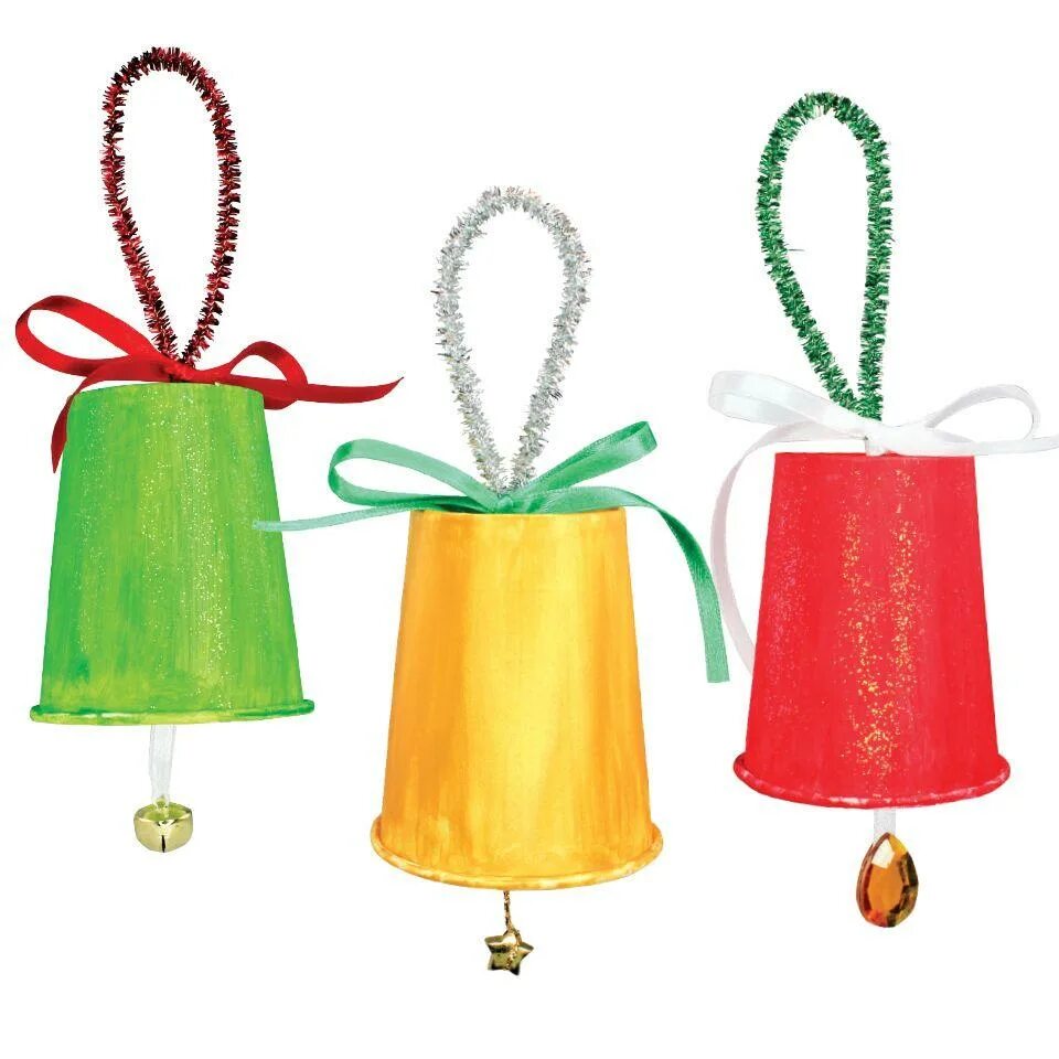 гирлянда из бумажных стаканчиков. новогодние колокольчики из стаканчиков. гирлянда из бумажных стаканчиков. гирлянда из стаканчиков одноразовых. гирлянда из одноразовых стаканчиков.