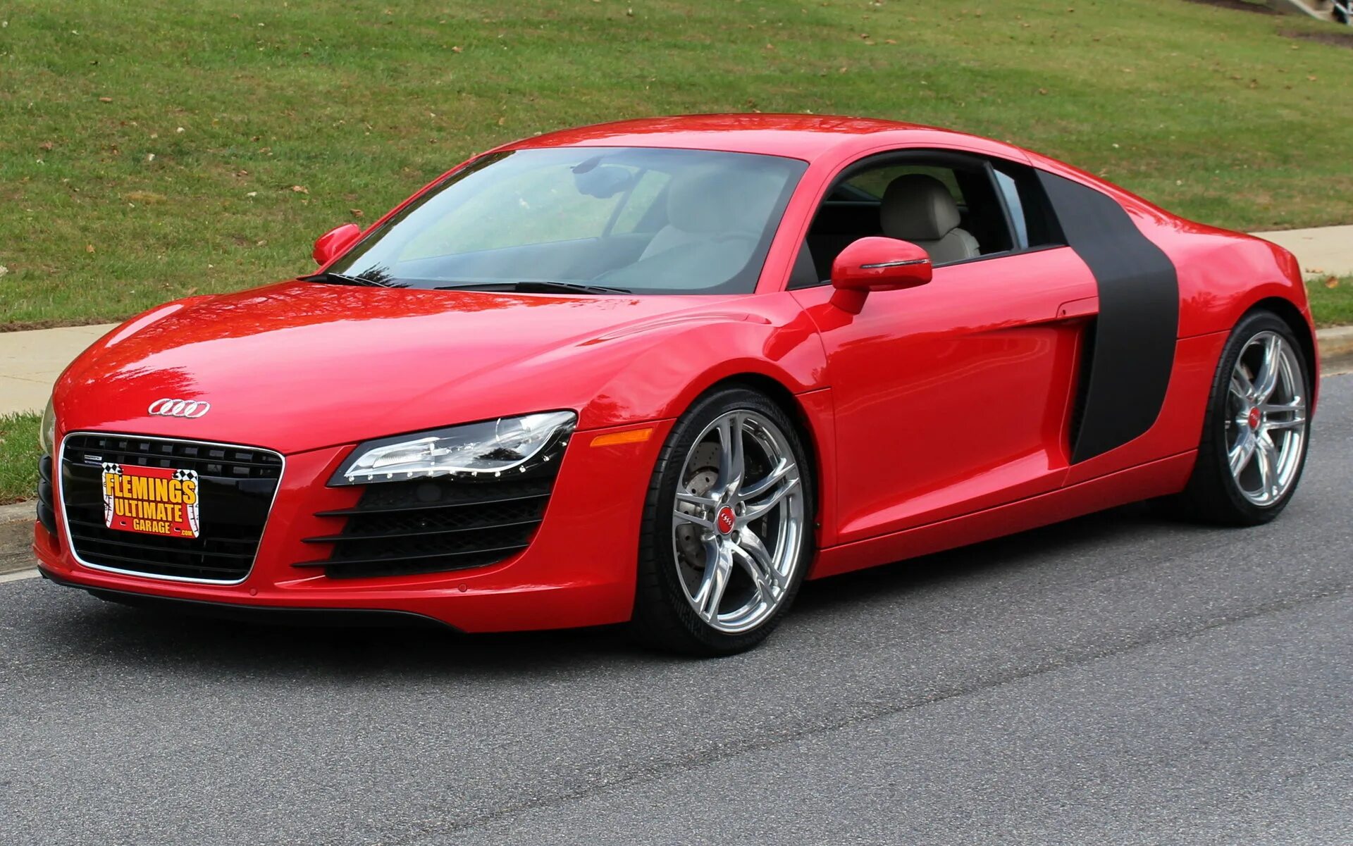 Купить ауди р8. Audi r8 2008. Ауди р8 2008. Ауди р8 Спортбэк. Audi r8 2009.